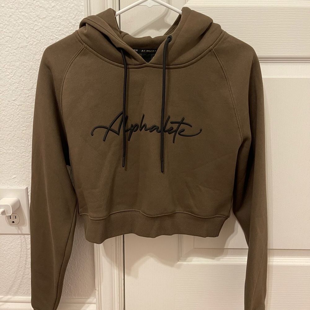 Alphalete Signature Performance Crop Hoodie
